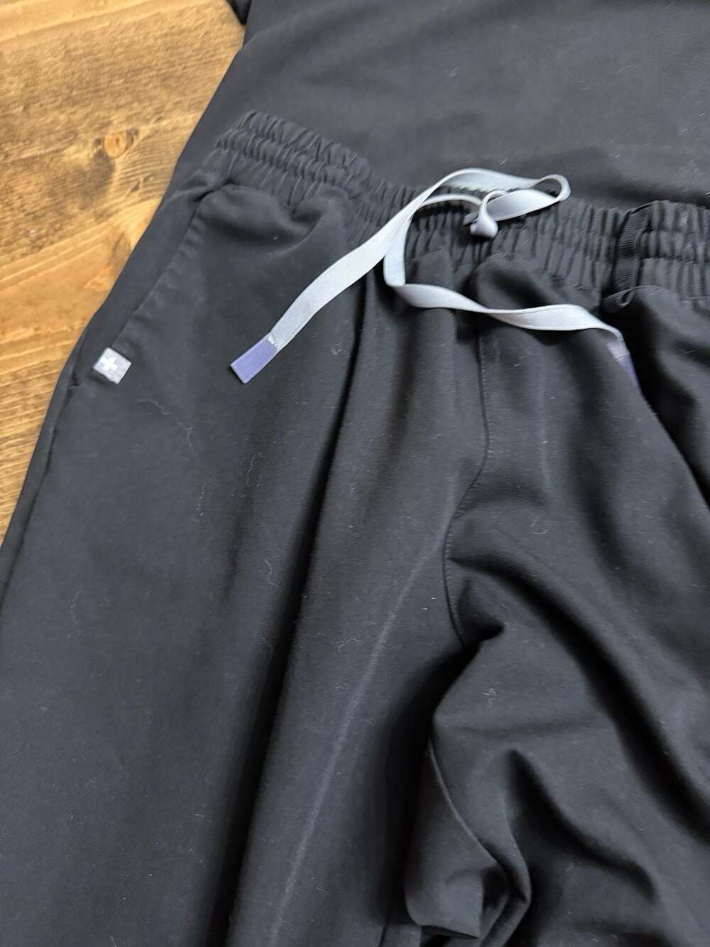 FIGS Technical Collection Scrub Set Size L - Picture 2 of 5